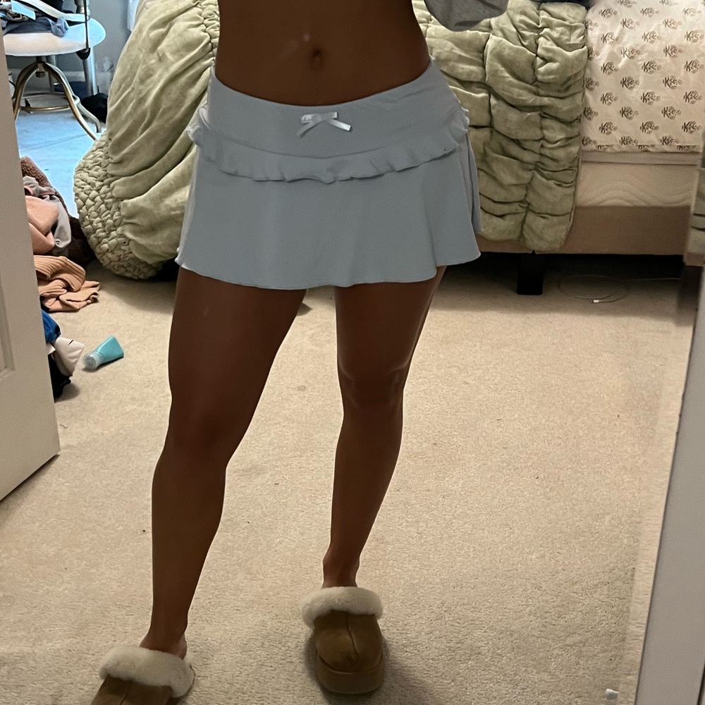 Edikted low rise athletic skirt